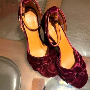 Used SARTO Franco 21/2" heel